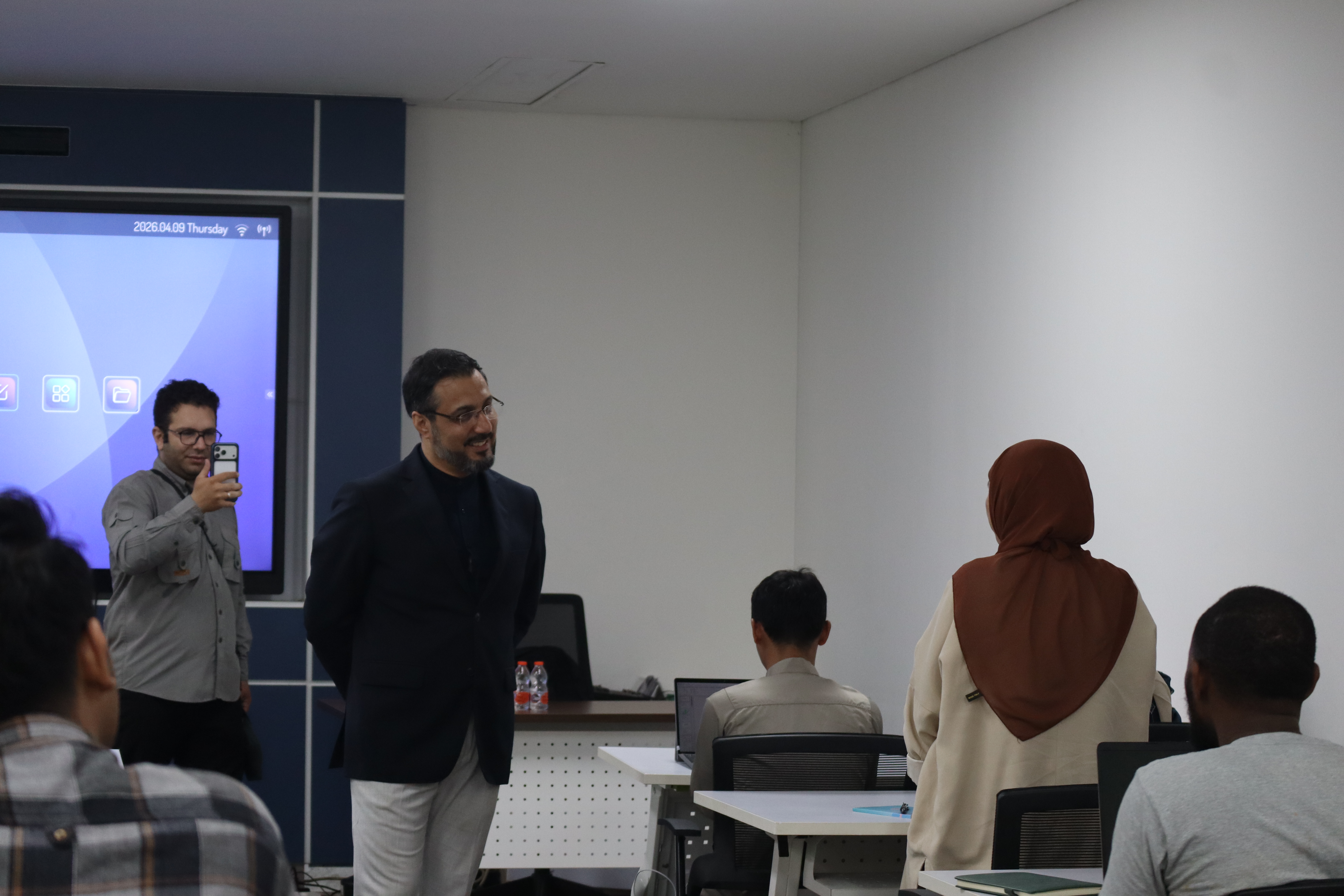 Illuminating the Study of Religion: Dr. Yahya Jahangiri Inspires Critical Approaches at the Faculty of Islamic Studies, UIII